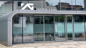 Woman arrested after allegedly vandalizing YG headquarters with golf club Woman arrested after allegedly vandalizing YG headquarters with golf club