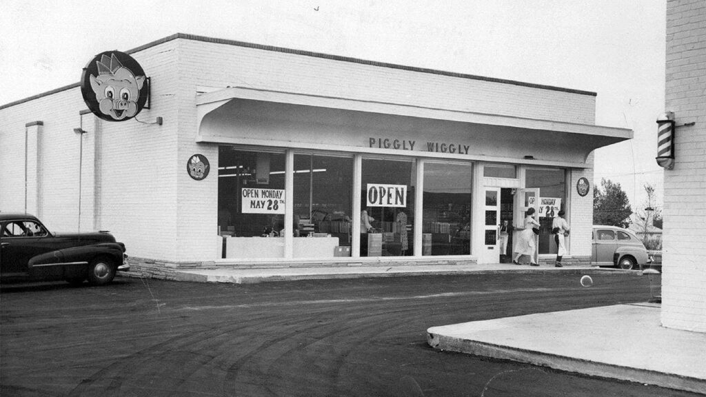 Shoppers are going hog wild for Piggly Wiggly’s retro pig merchandise