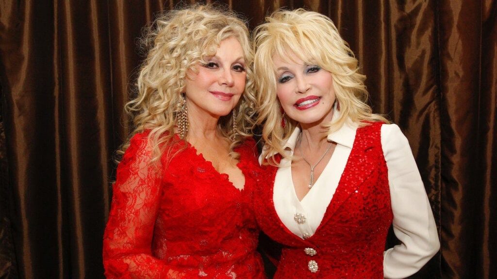 Dolly Parton offered to try experimental drugs if ‘no hope’ for cancer battle to help others, sister says