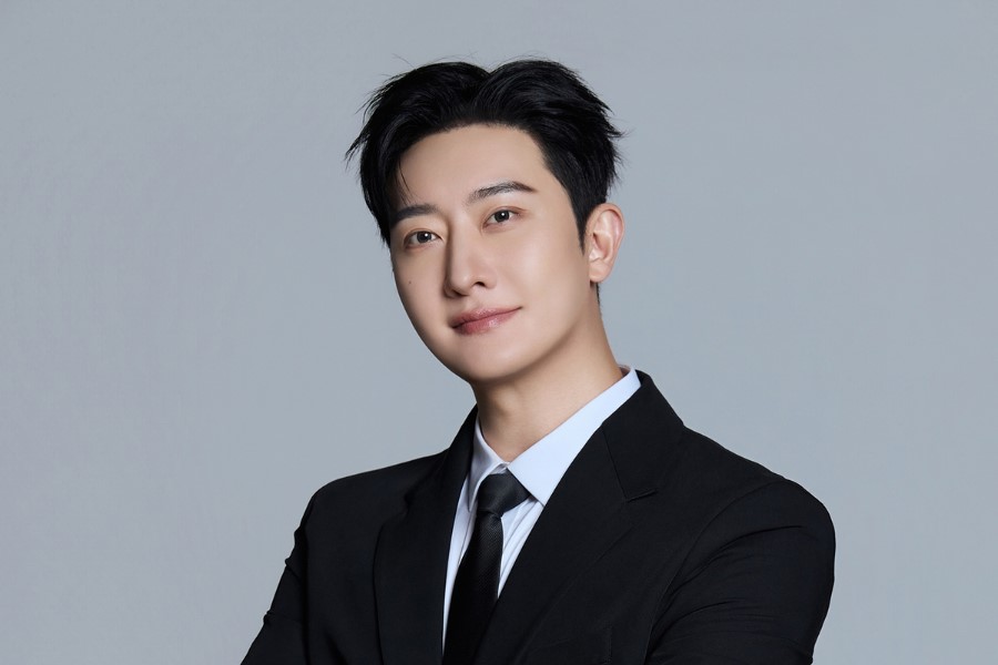 SUPER JUNIOR-M’s Zhoumi Appointed CEO Of SM Entertainment And Tencent Music Entertainment Group Joint Venture SUPER JUNIOR-M’s Zhoumi Appointed CEO Of SM Entertainment And Tencent Music Entertainment Group Joint Venture