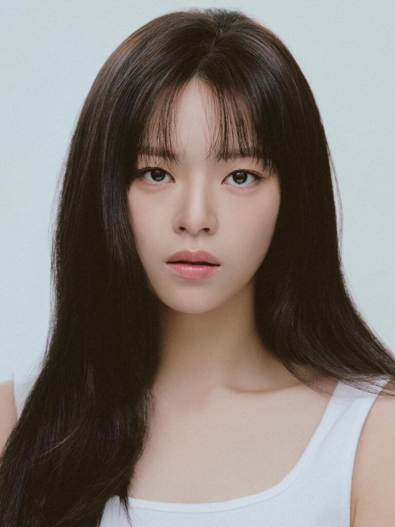 TWICE’s Jeongyeon reveals new look after leaving JYP