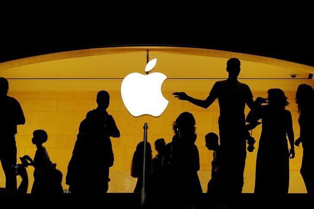 iPhone 18 India Launch: Fandom & Frenzy Mark Sales Debut