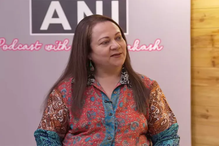 Mandakini denies Dawood invited her to Sharjah match Mandakini denies Dawood invited her to Sharjah match