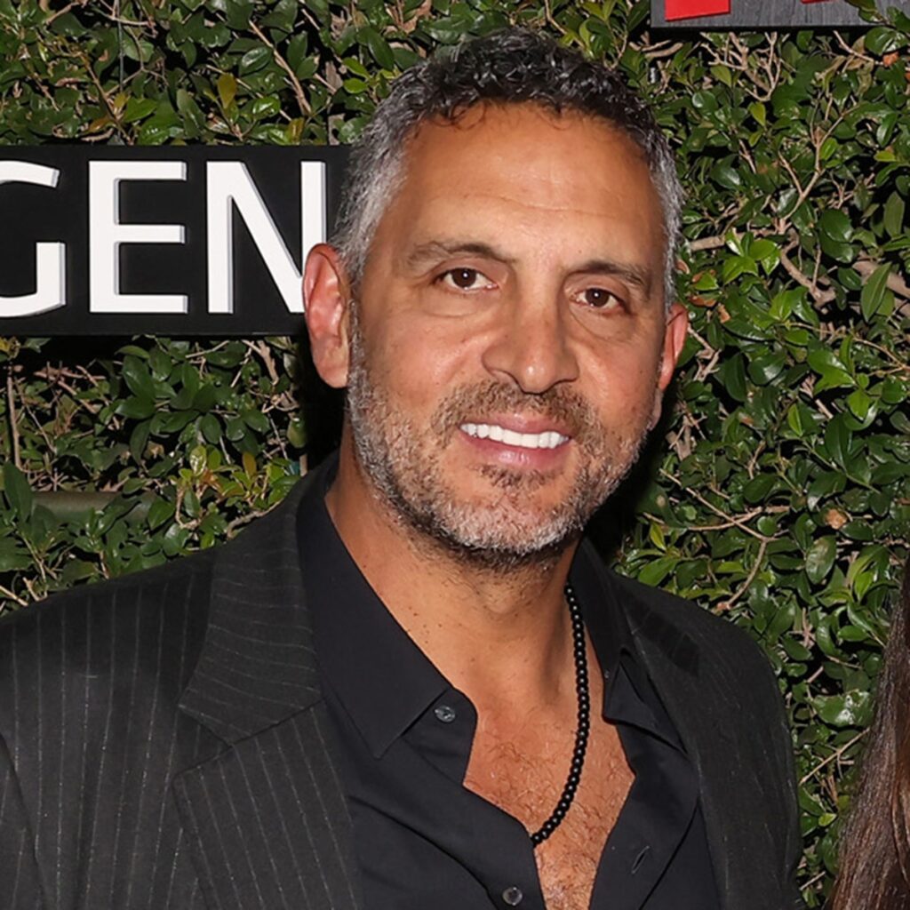 Mauricio Umansky Reacts to Stepdaughter Farrah Aldjufrie’s Pregnancy With Zach Goldsmith