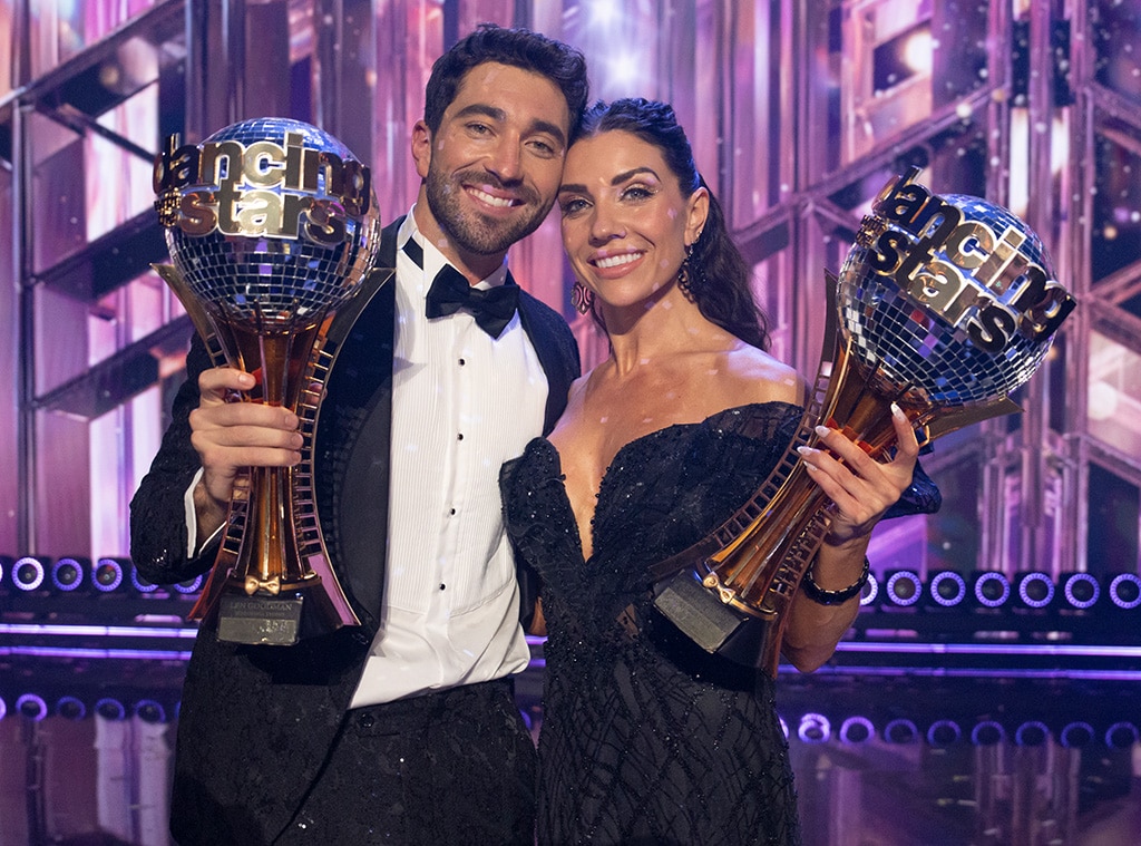 <p>Do Pros Get Paid More If They Win <em>Dancing With the Stars</em>?</p>