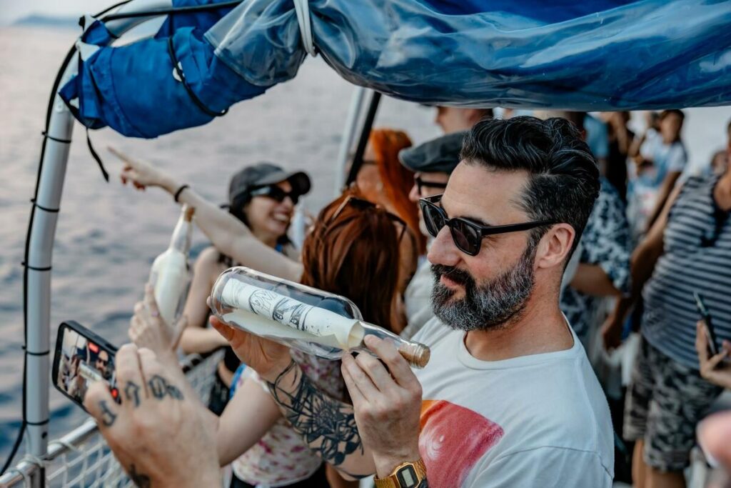 Comics in bottles sail across the Adriatic