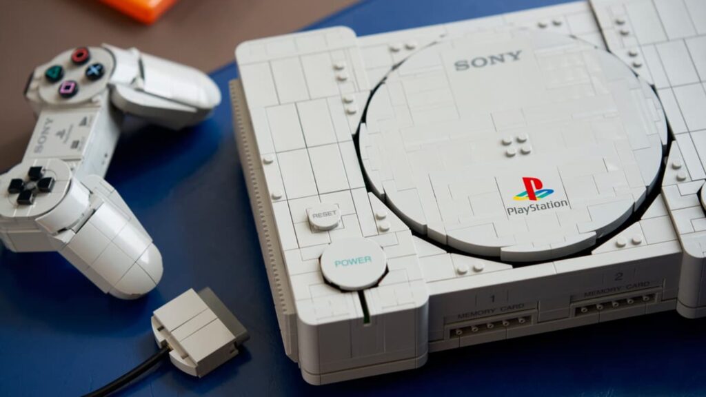 Build Video Game Nostalgia with LEGO’s PlayStation Near 1:1 Replica Build Video Game Nostalgia with LEGO’s PlayStation Near 1:1 Replica