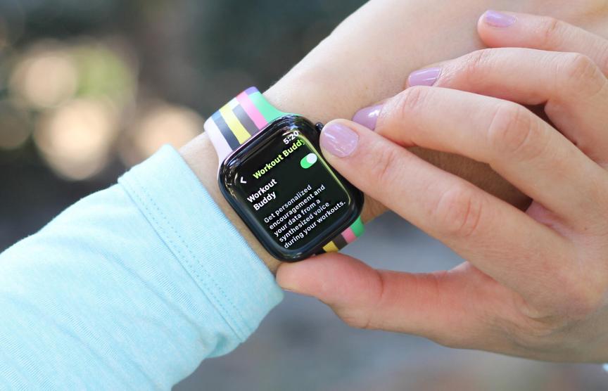 A close-up of an Apple Watch face that features Workout Buddy