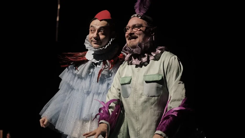 Rajat Kapoor’s play ‘The Thing with Feathers’ finds hope in chaos Rajat Kapoor’s play ‘The Thing with Feathers’ finds hope in chaos