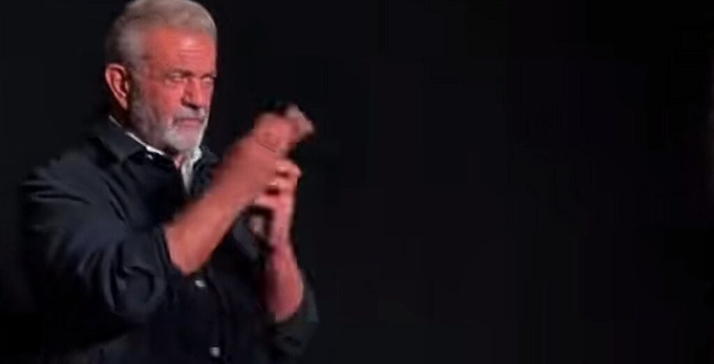 Public reacts to Mel Gibson allegedly mocking ASL interpreter
