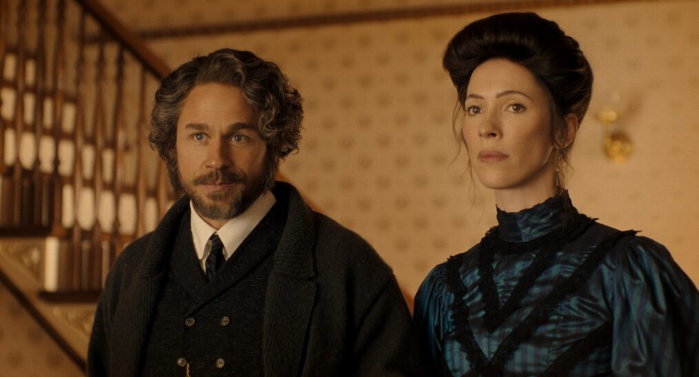 Monster: The Lizzie Borden Story. (L to R) Charlie Hunnam as Andrew Borden, Rebecca Hall as Abby Borden in episode 401 of Monster: The Lizzie Borden Story. Cr. Courtesy of Netflix © 2026