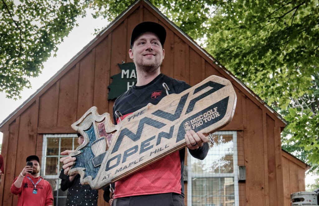 Take The 2026 FAR/Ultiworld Disc Golf Fandom Survey!