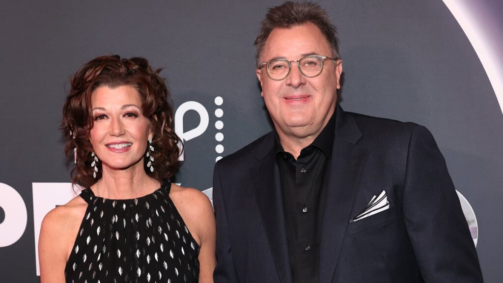 Amy Grant Reflects on Meeting Vince Gill While They Were Both Married to Other People Amy Grant Reflects on Meeting Vince Gill While They Were Both Married to Other People