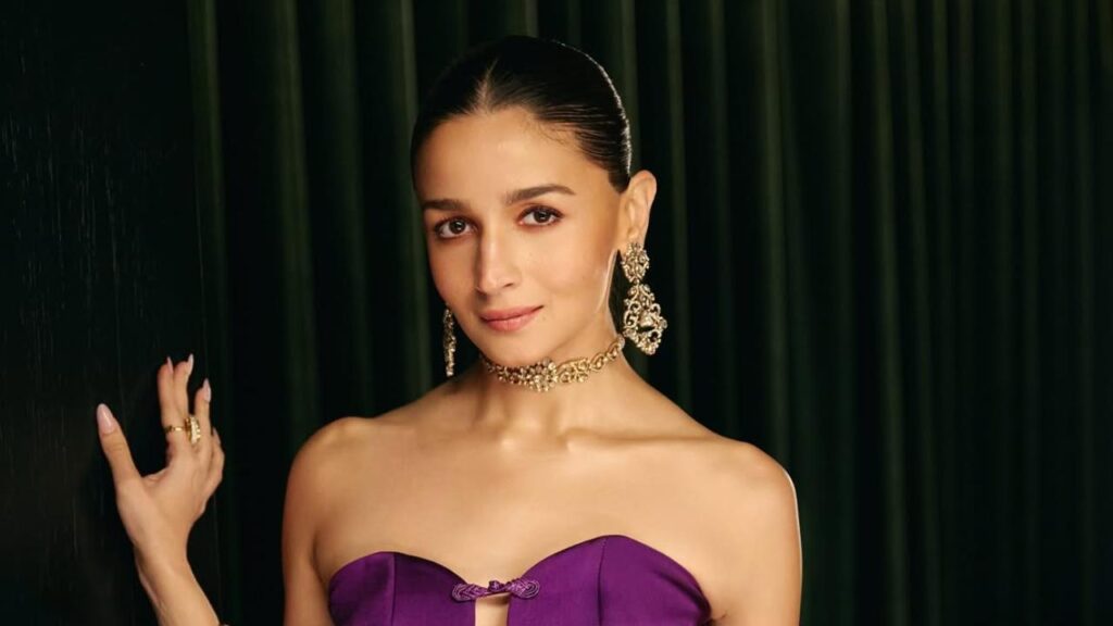 Watch: Alia Bhatt’s bodyguard pushes fan trying to take a selfie