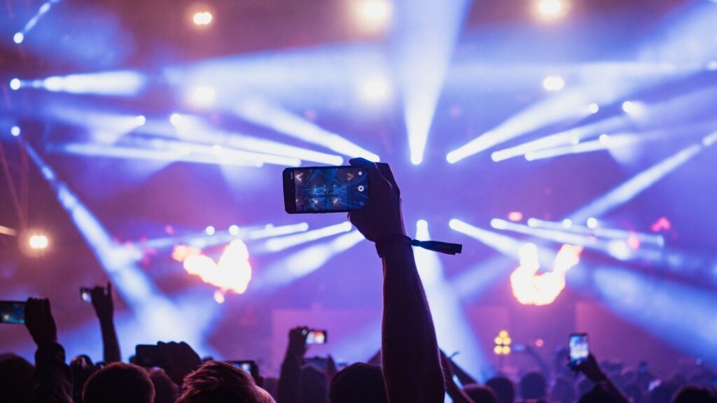 Digital Media, Music Culture, and the Growth of Online Entertainment Coverage in New Zealand Digital Media, Music Culture, and the Growth of Online Entertainment Coverage in New Zealand