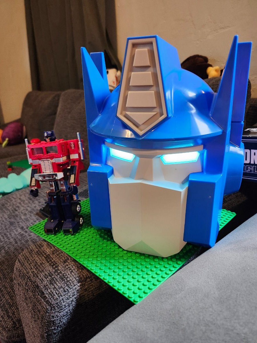 Daily Prime - Culture Fly Optimus Prime Popcorn Bucket In-Hand Images