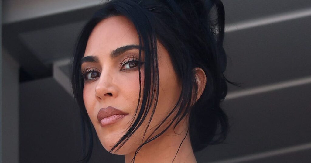 Kim Kardashian Gets €1 Nearly a Decade After Paris Hotel Robbery
