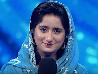Hira Qaiser is the new winner of Pakistan Idol award.
