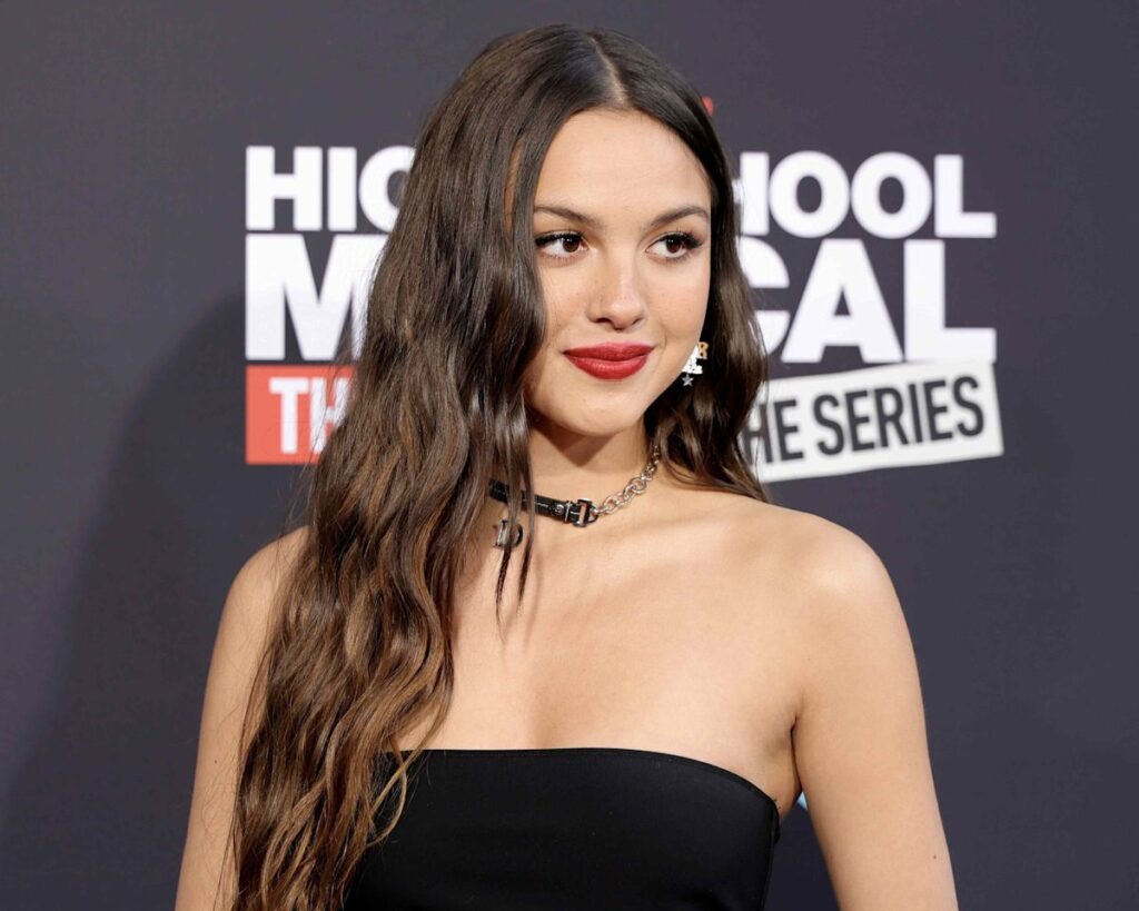 7 Stars Who Became Bigger Than the TV Shows That Started Their Careers