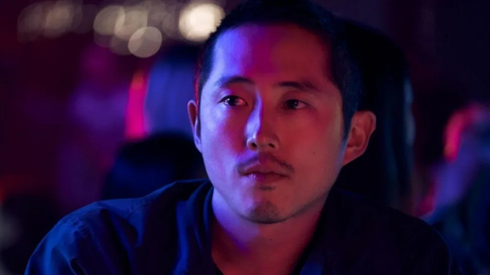 Spider-Verse's Lord & Miller, Steven Yeun Score New Netflix TV Show Similar to Tropic Thunder