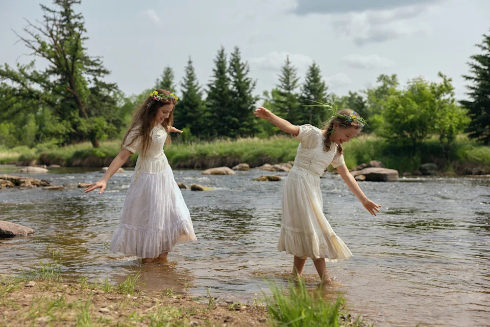 Skywalker Hughes, left, as Mary and Alice Halsey as Laura in