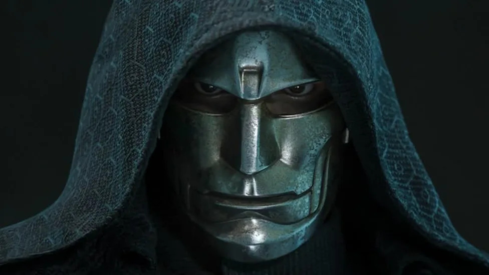 Hot Toys Avengers: Doomsday Victor von Doom Figure