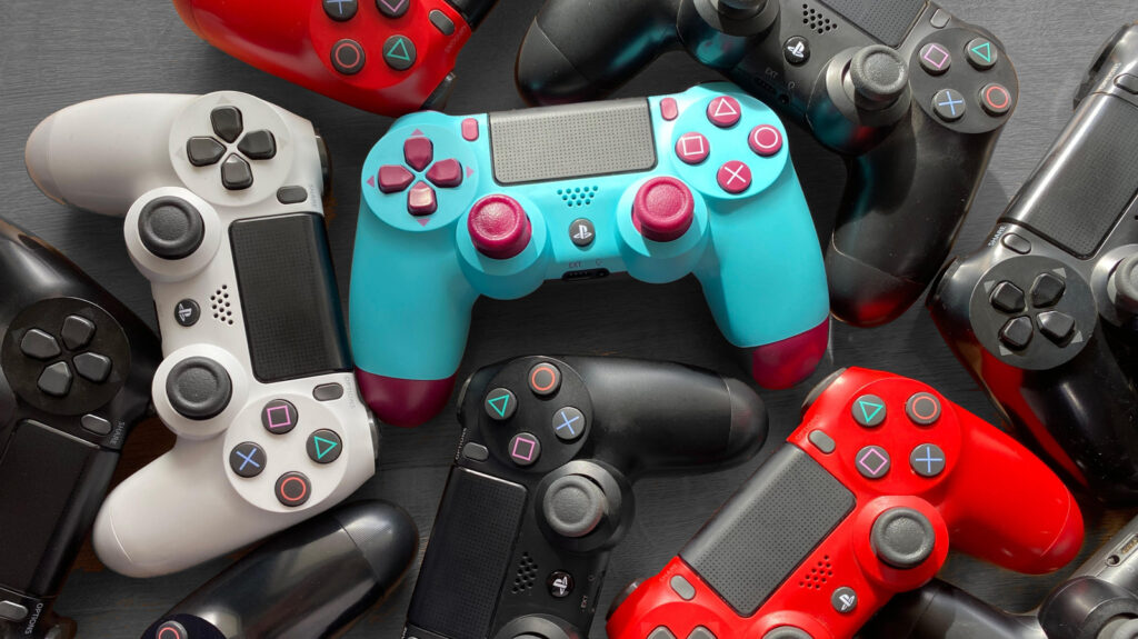 Pairing Your Old PS4 Controllers With A Steam Deck Unlocks A Clever Feature