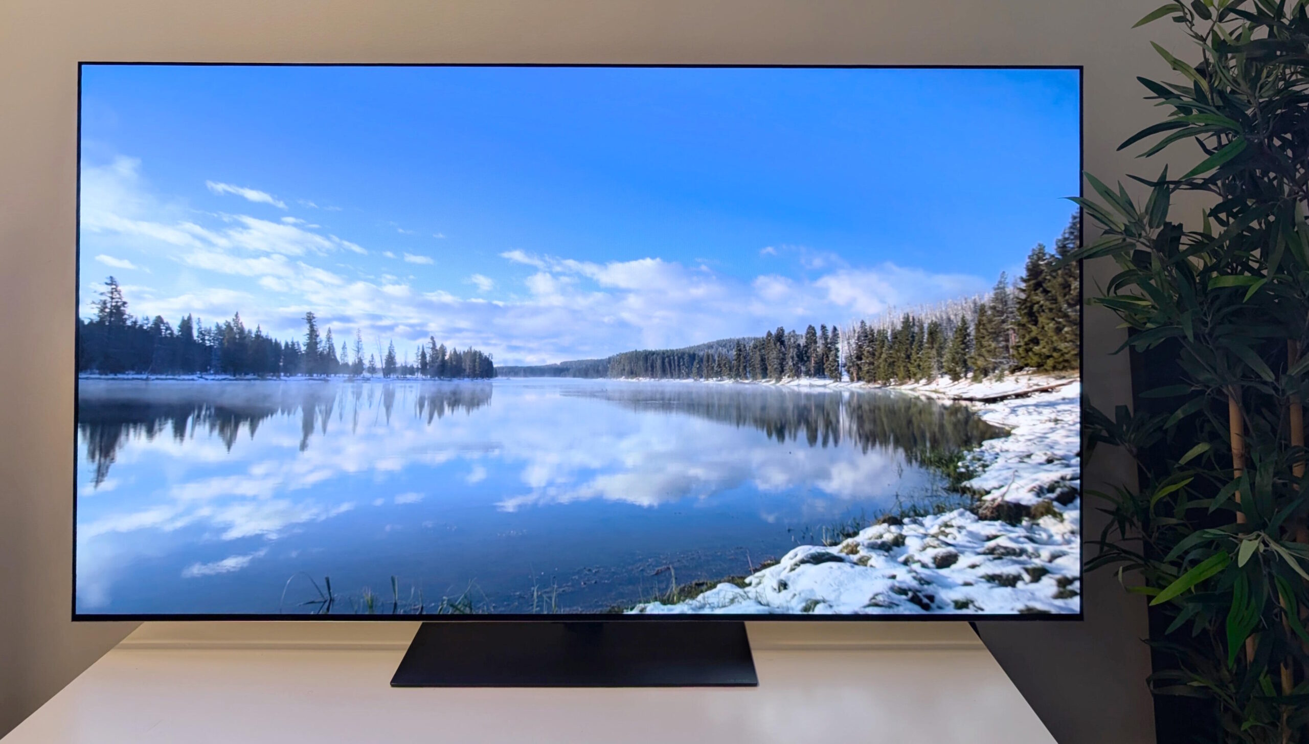 LG G6 OLED on a table