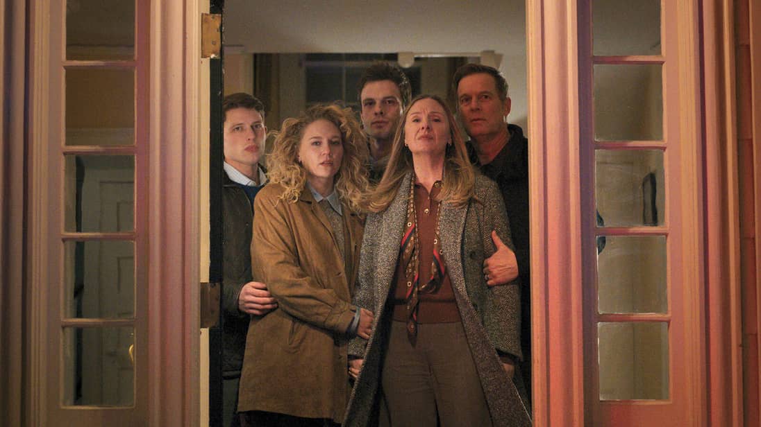Taylor Bloom, Kat Cunning, Tommy O'Brien, Hope Davis, and Peter Krause, Line of Fire