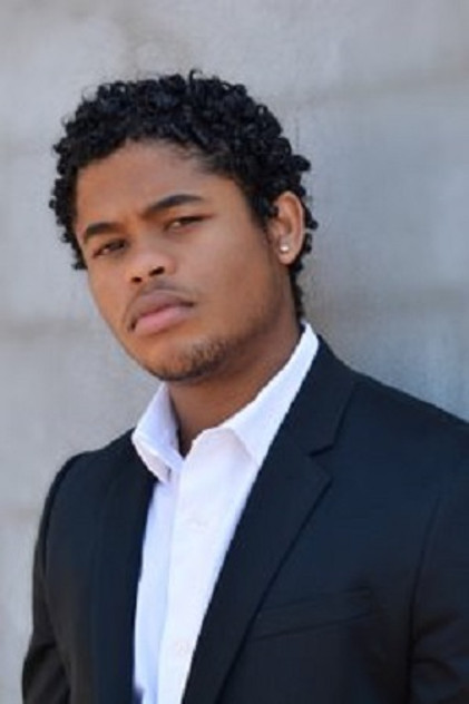 Isaiah John as Leon Simmons