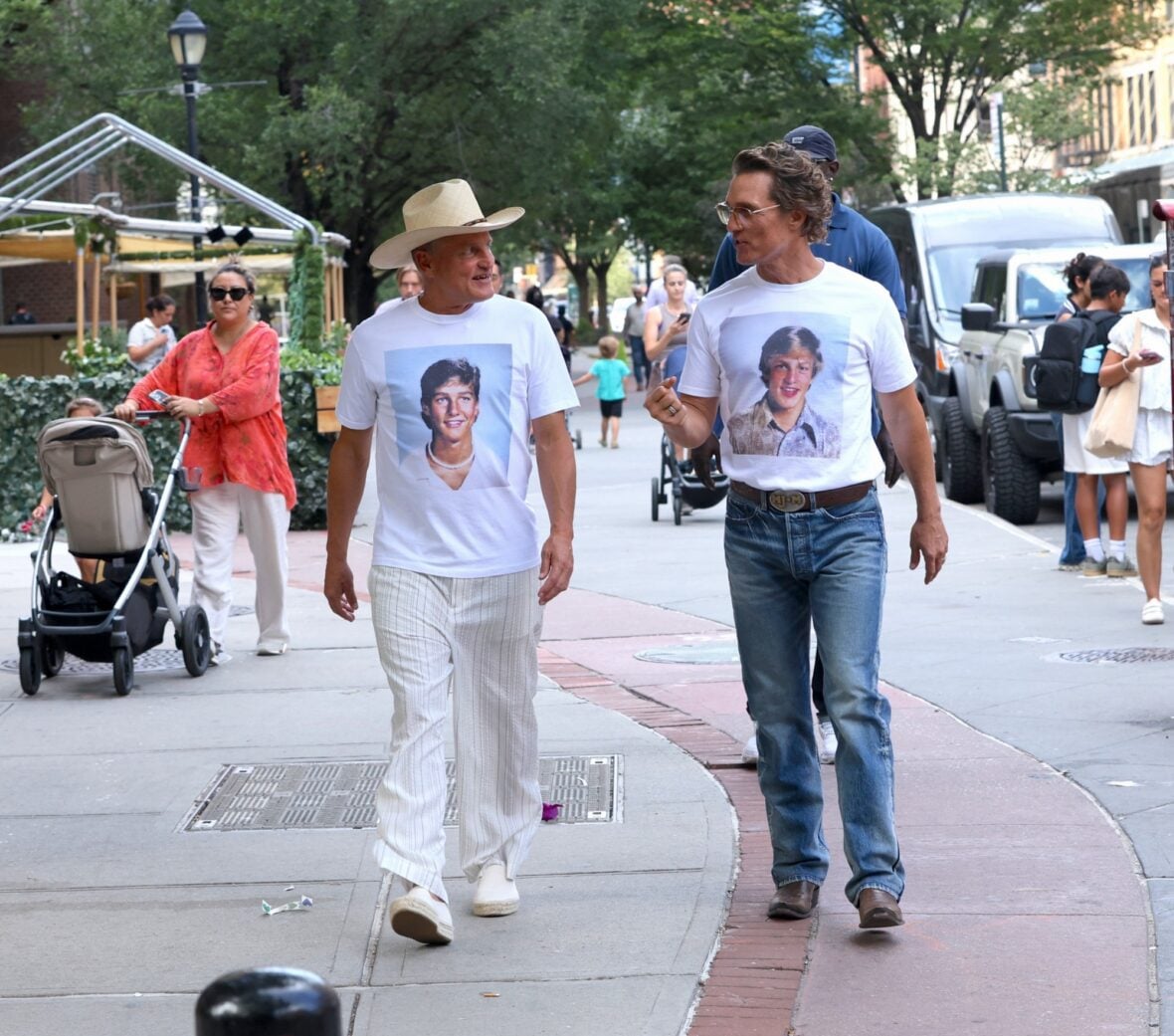 Woody Harrelson and Matthew McConaughey wear shirts with their younger selves on them