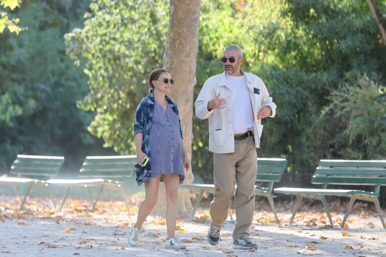 Natalie Portman walk around Paris