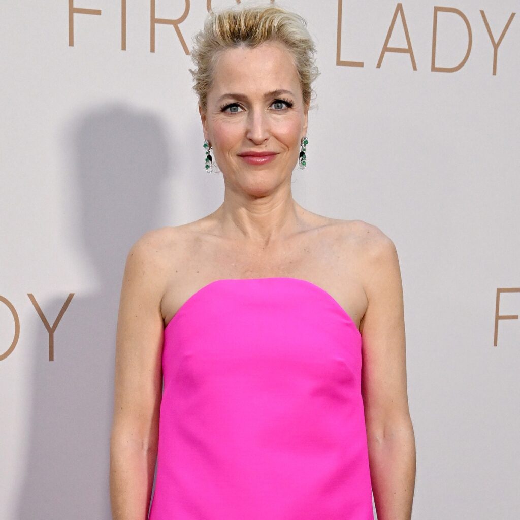 Gillian Anderson Comes Out as Pansexual Gillian Anderson Comes Out as Pansexual