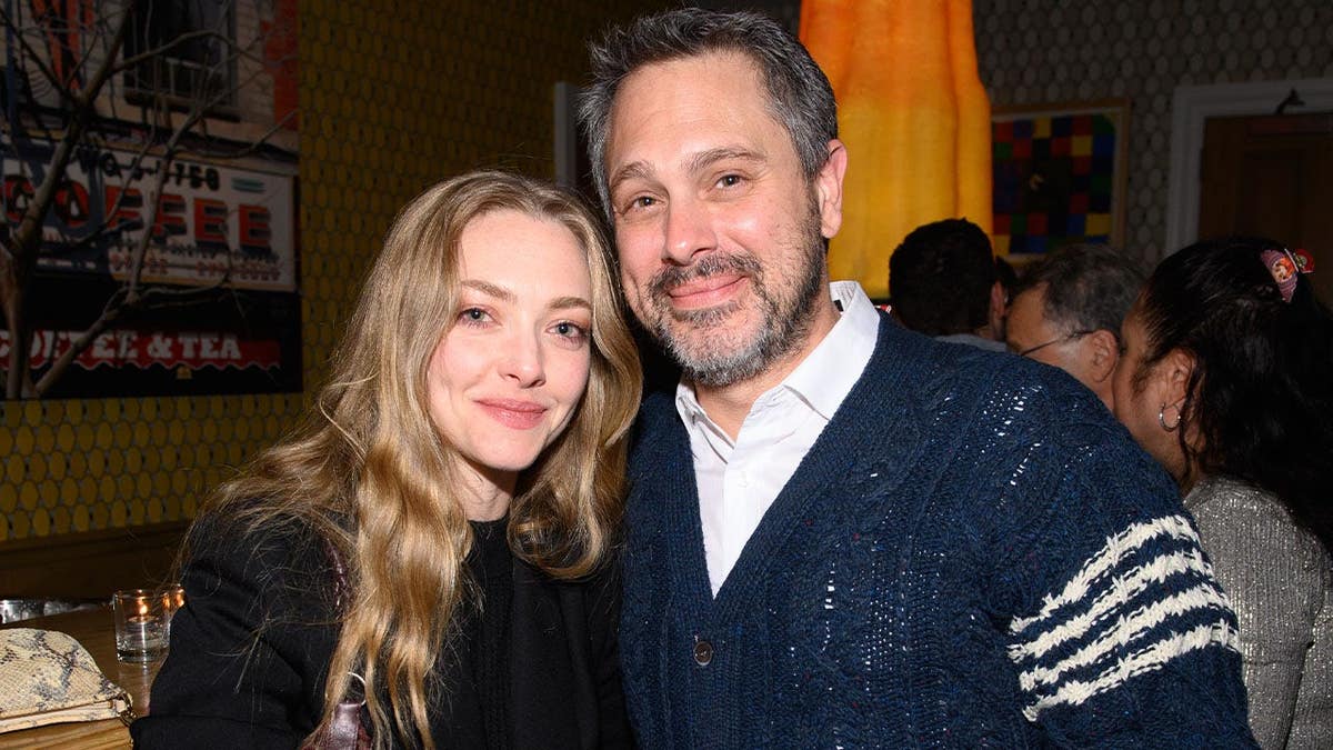 Amanda Seyfried and Thomas Sadoski