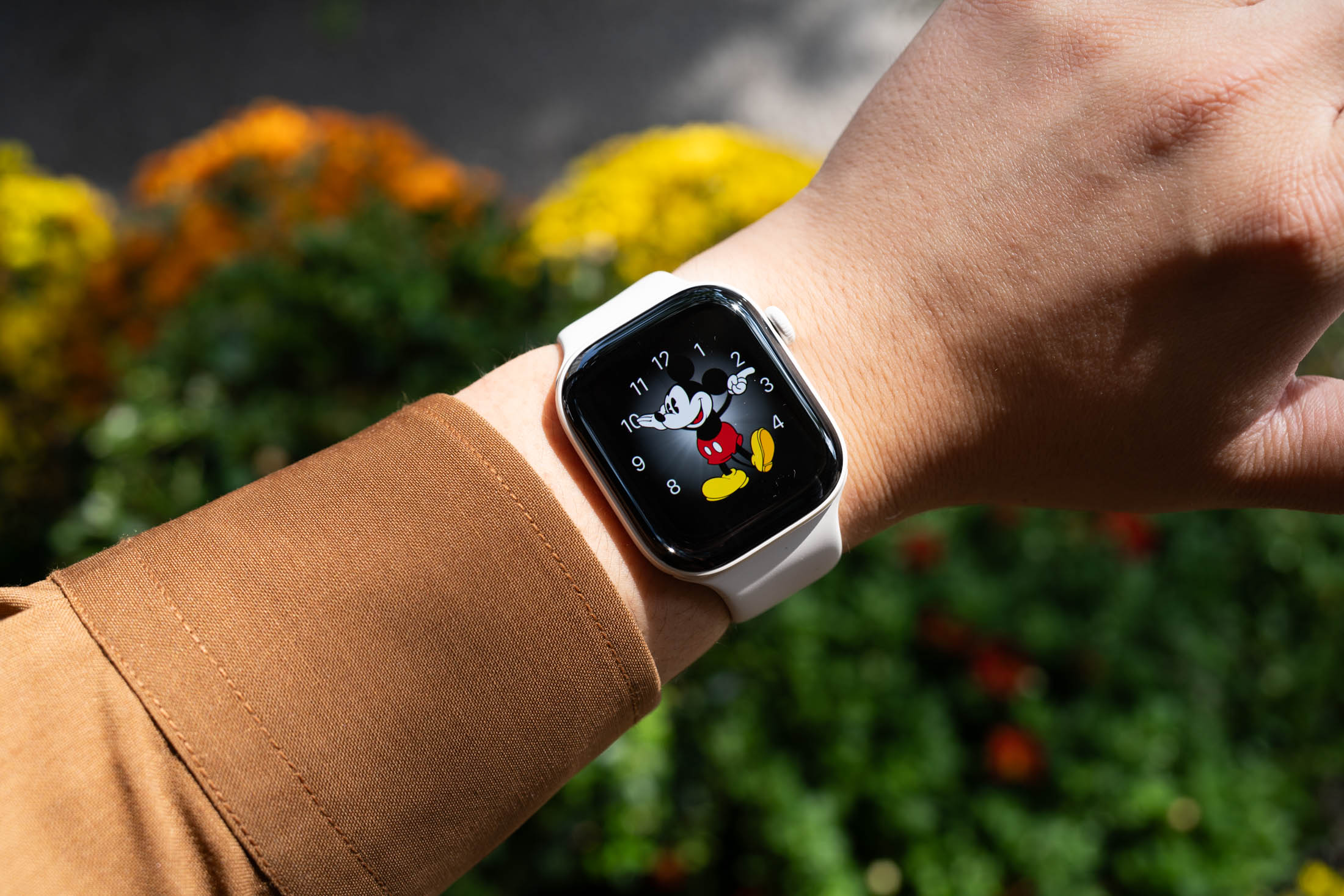 Series 12 White Ceramic Wristshot