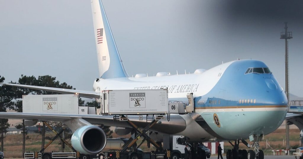 Netflix Rolls Out Trump-in-Catering-Truck Doc Faster Than President Can Order McDonald’s Netflix Rolls Out Trump-in-Catering-Truck Doc Faster Than President Can Order McDonald’s