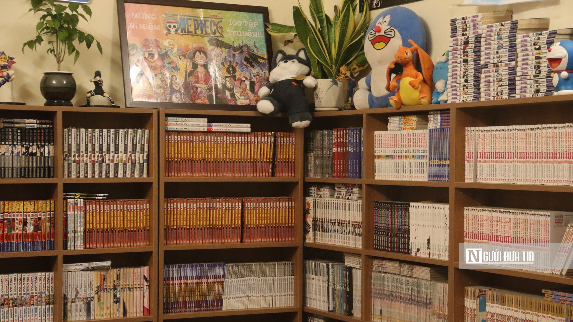 A unique comic book store in Hanoi, where generations rediscover their childhood memories - Photo 3.