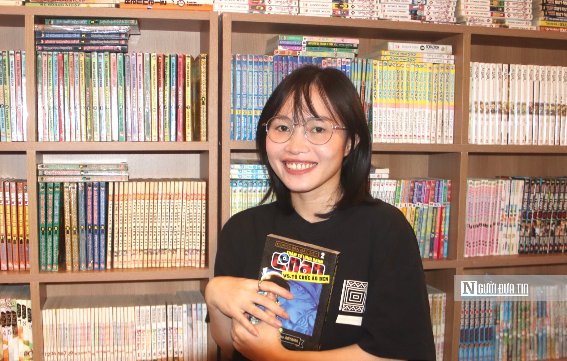 A unique comic book store in Hanoi, where generations rediscover their childhood memories - Photo 7.
