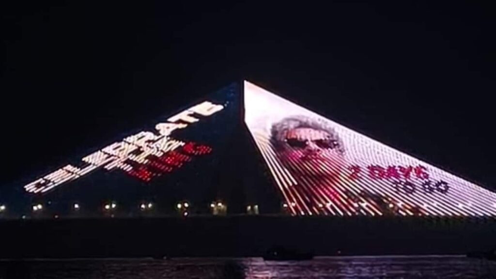 Mumbai celebrates Shah Rukh Khan: Bandra-Worli sea link lights up ahead of superstar’s birthday Mumbai celebrates Shah Rukh Khan: Bandra-Worli sea link lights up ahead of superstar’s birthday