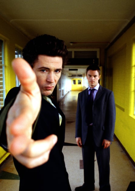 Aidan Gillen and Craig Kelly in Queer as Folk, 1999.