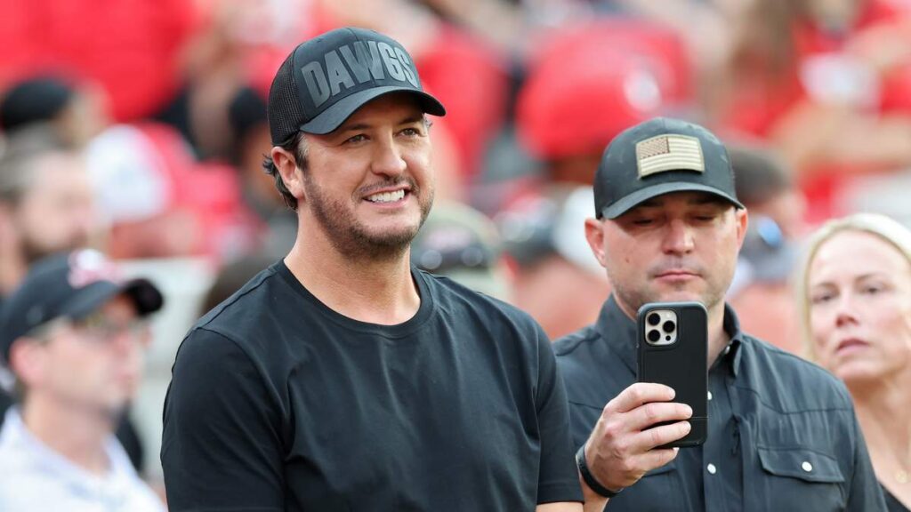 Son Of Country Star Commits To Georgia Football | Buckeye Country 94.3 WMRN