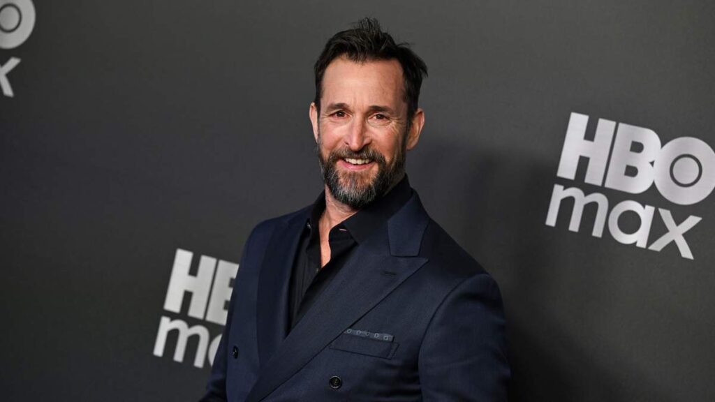 ‘The Pitt’ Star Noah Wyle Is People’s 2026 Sexiest Man Alive