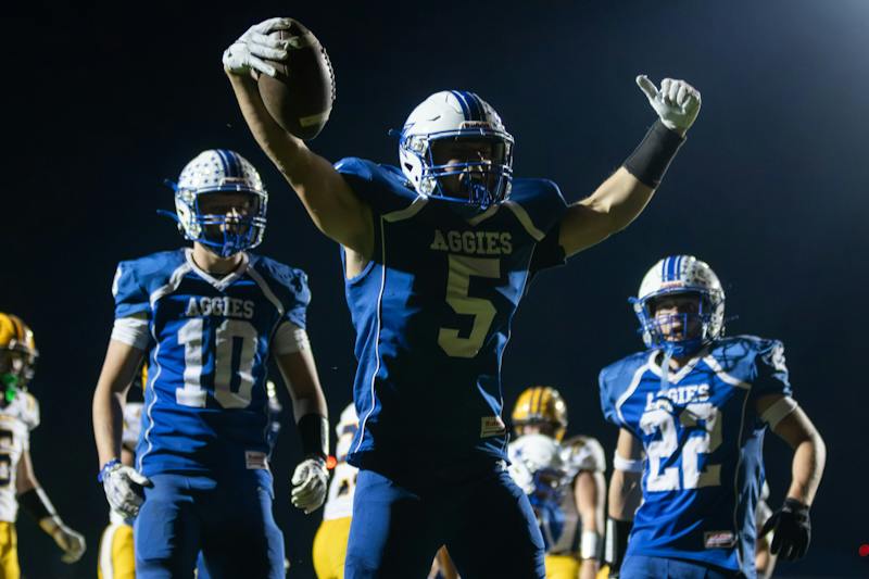 Beal City outlasts Ithaca to cap undefeated regular season Beal City outlasts Ithaca to cap undefeated regular season