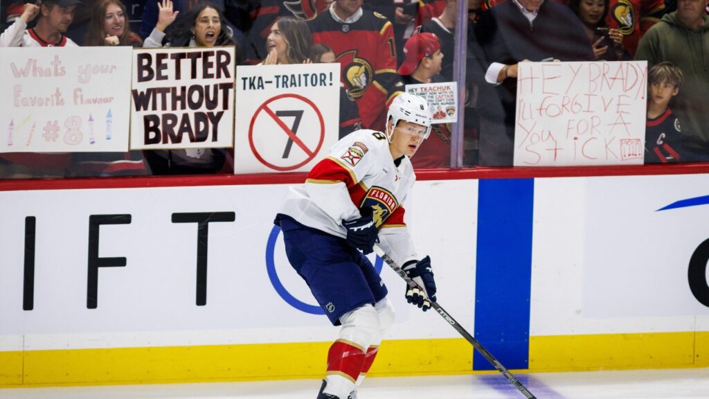 Senators fans steal the show in Brady Tkachuk’s emotionally charged return Senators fans steal the show in Brady Tkachuk’s emotionally charged return