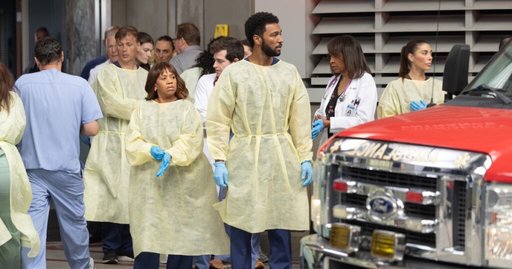 ‘Grey’s Anatomy’ Showrunner Gives Update on Texas Spinoff, Potential Cameos on Season 23