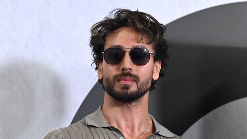 Firing at Tiger Shroff in Mumbai’s Juhu; actor safe, two including his driver injured Firing at Tiger Shroff in Mumbai’s Juhu; actor safe, two including his driver injured
