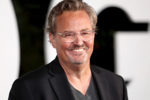 Matthew Perry’s Sister Talks Bittersweet ‘Friends’ Episode For Their Family