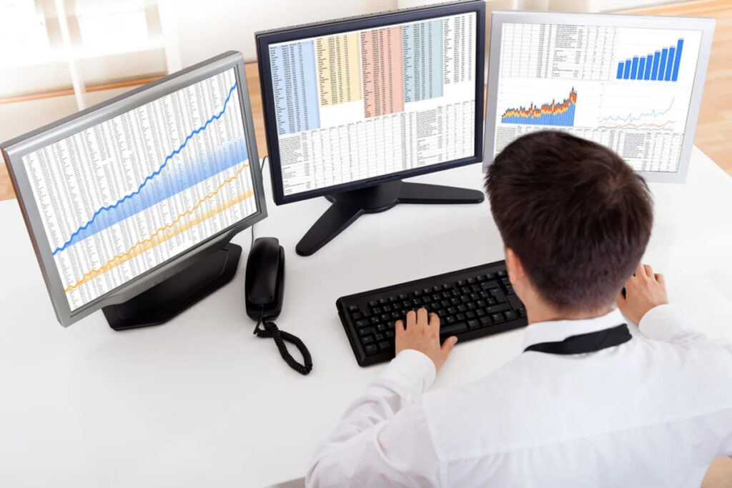 AMC Entertainment Holdings, Inc. (AMC) is Attracting Investor Attention: Here is What You Should Know