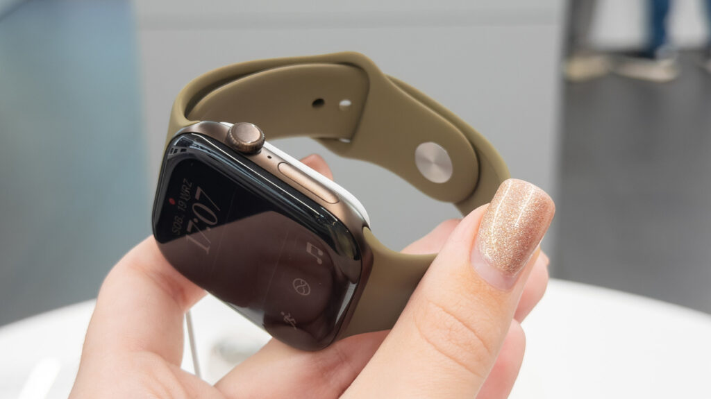 What Is The Google Equivalent To The Apple Watch Series 12?