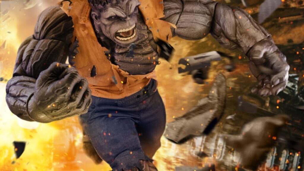 Mezco Toyz Goes Gray With a NYCC Exclusive One:12 Collective Hulk Mezco Toyz Goes Gray With a NYCC Exclusive One:12 Collective Hulk